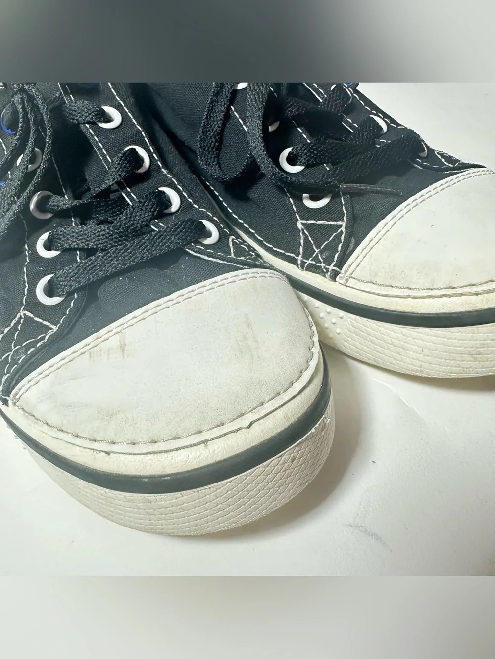 Crocs Hover Sneakers Black Canvas White Toecap Outsole J6 2013 Release 14797